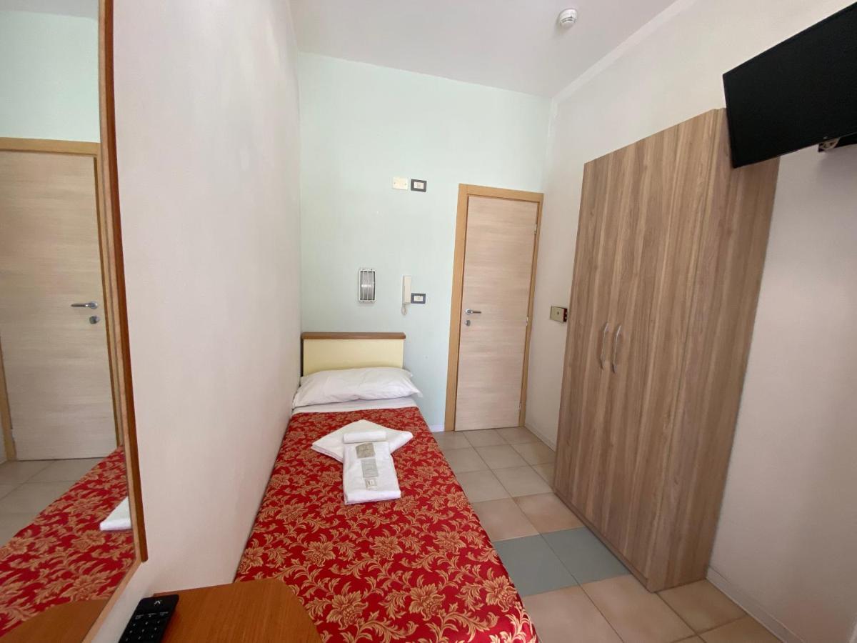 Hotel Nanni Garni Ρίμινι Εξωτερικό φωτογραφία