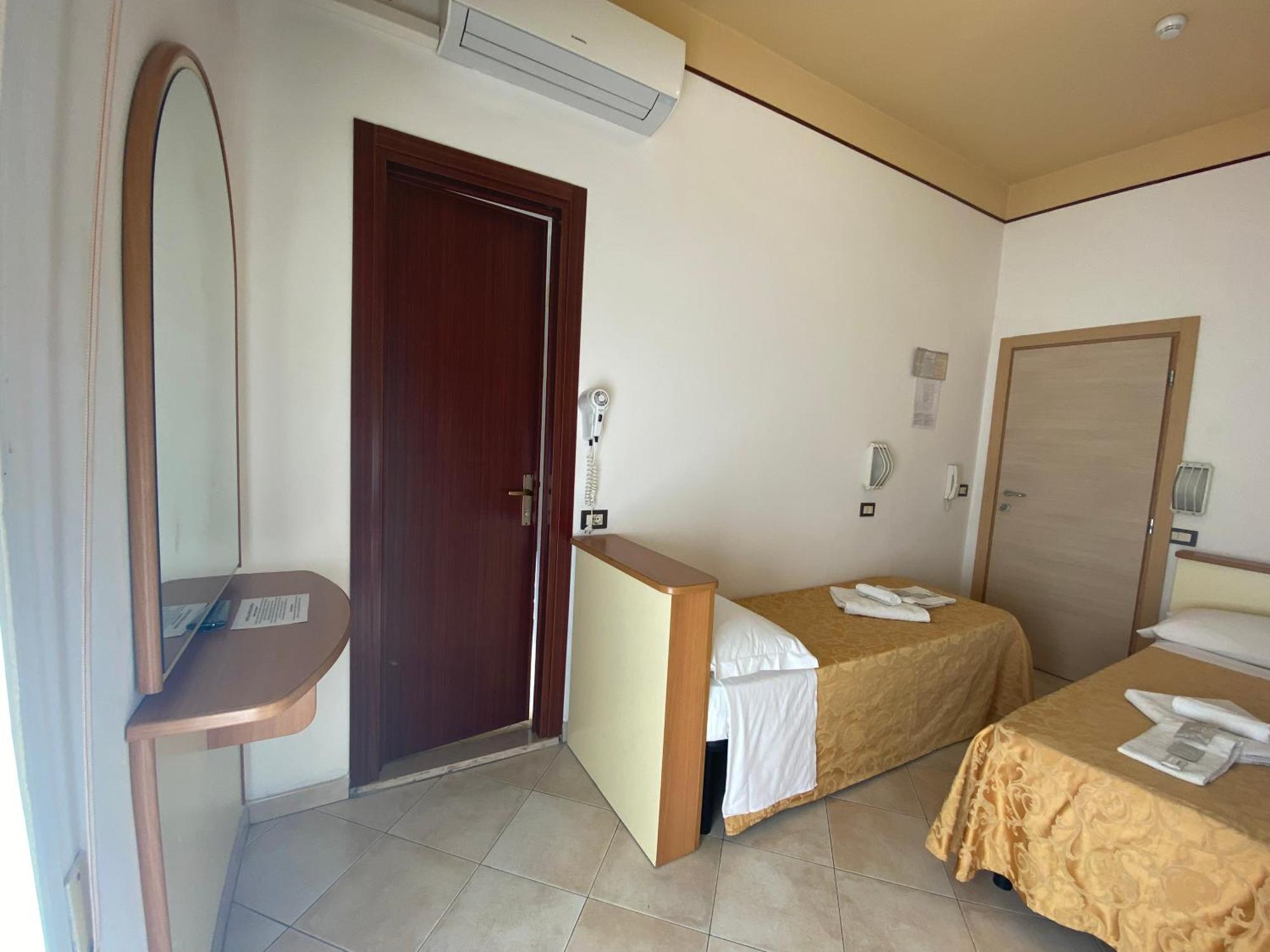 Hotel Nanni Garni Ρίμινι Εξωτερικό φωτογραφία